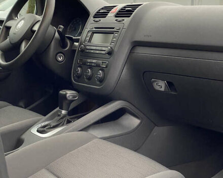 Серый Фольксваген Гольф, объемом двигателя 1.6 л и пробегом 250 тыс. км за 5800 $, фото 41 на Automoto.ua