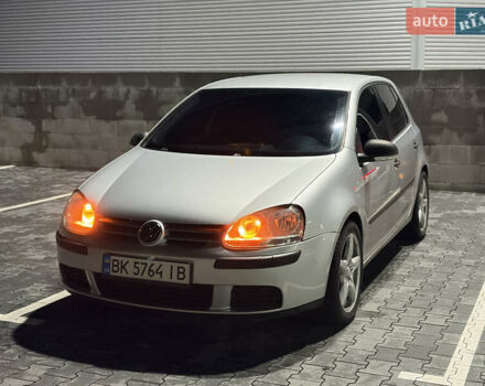 Серый Фольксваген Гольф, объемом двигателя 1.6 л и пробегом 202 тыс. км за 5100 $, фото 1 на Automoto.ua