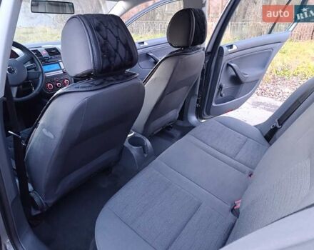 Сірий Фольксваген Гольф, об'ємом двигуна 1.39 л та пробігом 274 тис. км за 4000 $, фото 23 на Automoto.ua