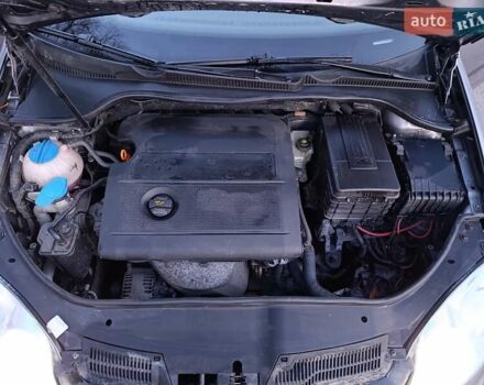 Сірий Фольксваген Гольф, об'ємом двигуна 1.39 л та пробігом 274 тис. км за 4000 $, фото 31 на Automoto.ua