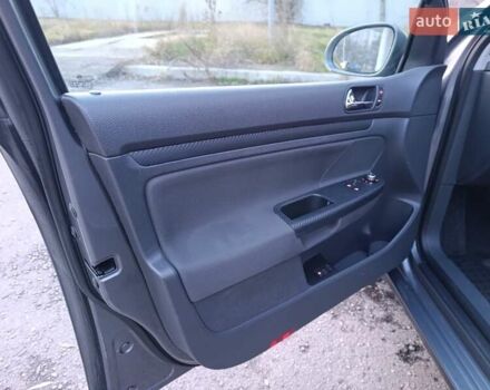 Сірий Фольксваген Гольф, об'ємом двигуна 1.39 л та пробігом 274 тис. км за 4000 $, фото 25 на Automoto.ua