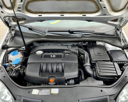 Сірий Фольксваген Гольф, об'ємом двигуна 1.6 л та пробігом 246 тис. км за 5200 $, фото 8 на Automoto.ua
