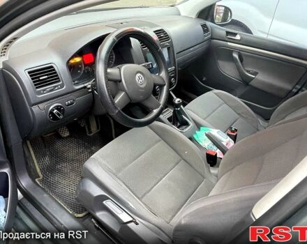 Серый Фольксваген Гольф, объемом двигателя 1.6 л и пробегом 260 тыс. км за 5100 $, фото 1 на Automoto.ua