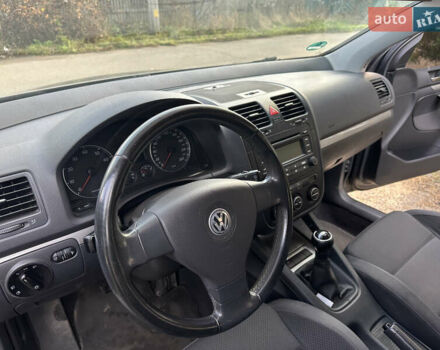 Серый Фольксваген Гольф, объемом двигателя 1.6 л и пробегом 263 тыс. км за 5600 $, фото 16 на Automoto.ua
