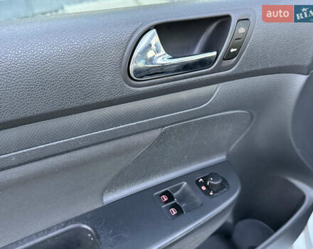 Серый Фольксваген Гольф, объемом двигателя 1.6 л и пробегом 229 тыс. км за 5600 $, фото 40 на Automoto.ua