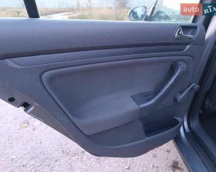 Сірий Фольксваген Гольф, об'ємом двигуна 1.39 л та пробігом 274 тис. км за 4000 $, фото 24 на Automoto.ua