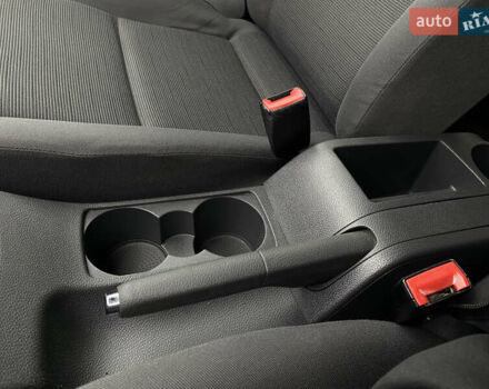 Серый Фольксваген Гольф, объемом двигателя 1.6 л и пробегом 250 тыс. км за 5800 $, фото 51 на Automoto.ua