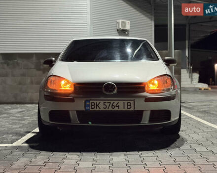 Серый Фольксваген Гольф, объемом двигателя 1.6 л и пробегом 202 тыс. км за 5100 $, фото 5 на Automoto.ua