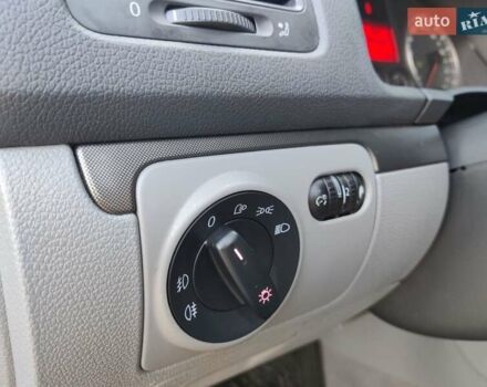 Сірий Фольксваген Гольф, об'ємом двигуна 1.6 л та пробігом 203 тис. км за 6850 $, фото 25 на Automoto.ua