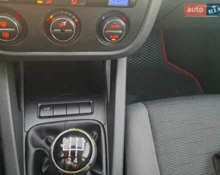 Серый Фольксваген Гольф, объемом двигателя 1.6 л и пробегом 277 тыс. км за 5500 $, фото 19 на Automoto.ua