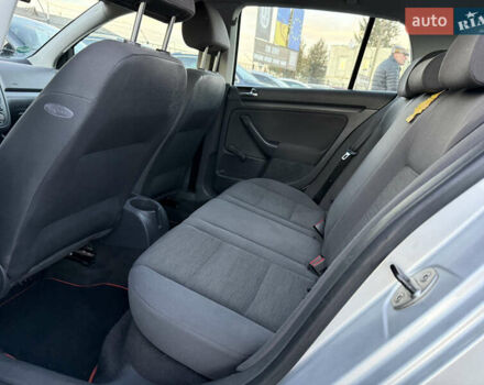 Серый Фольксваген Гольф, объемом двигателя 1.6 л и пробегом 229 тыс. км за 5600 $, фото 38 на Automoto.ua