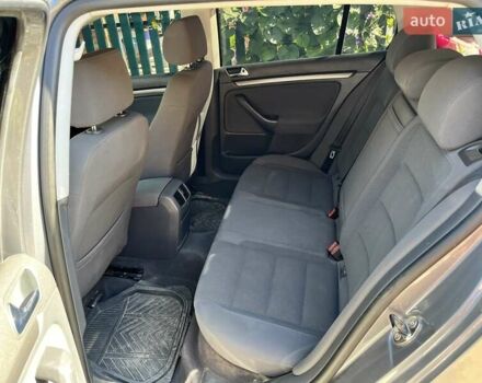 Серый Фольксваген Гольф, объемом двигателя 1.6 л и пробегом 270 тыс. км за 5200 $, фото 3 на Automoto.ua