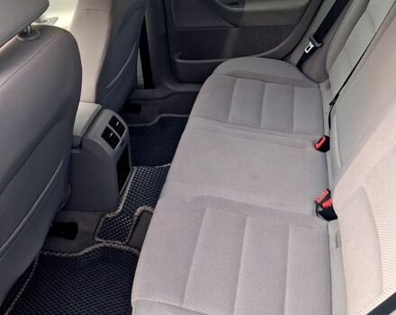 Сірий Фольксваген Гольф, об'ємом двигуна 1.6 л та пробігом 211 тис. км за 8000 $, фото 5 на Automoto.ua