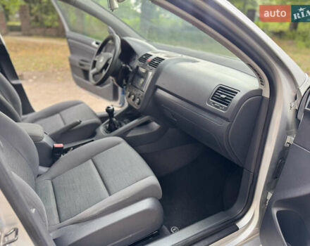 Сірий Фольксваген Гольф, об'ємом двигуна 1.4 л та пробігом 215 тис. км за 5350 $, фото 20 на Automoto.ua