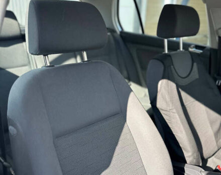 Фольксваген Гольф 2004 в Запорожье на Automoto.ua Серый Фольксваген Гольф, объемом двигателя 1.4 л и пробегом 220 тыс. км за 5300 $, фото 30 на Automoto.ua