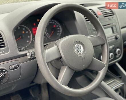 Серый Фольксваген Гольф, объемом двигателя 1.4 л и пробегом 242 тыс. км за 6000 $, фото 10 на Automoto.ua
