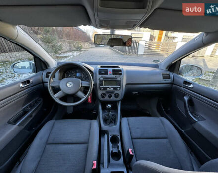 Серый Фольксваген Гольф, объемом двигателя 1.4 л и пробегом 212 тыс. км за 5300 $, фото 18 на Automoto.ua