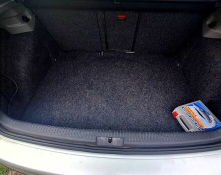 Сірий Фольксваген Гольф, об'ємом двигуна 1.6 л та пробігом 211 тис. км за 8000 $, фото 4 на Automoto.ua