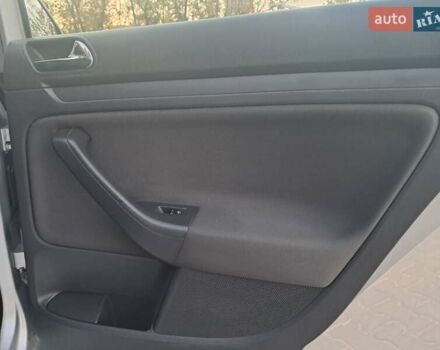 Серый Фольксваген Гольф, объемом двигателя 1.6 л и пробегом 277 тыс. км за 5500 $, фото 9 на Automoto.ua