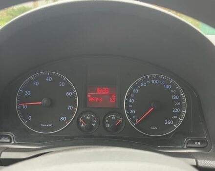 Фольксваген Гольф 2004 у Богородчанах на Automoto.ua Сірий Фольксваген Гольф, об'ємом двигуна 1.6 л та пробігом 201 тис. км за 5900 $, фото 8 на Automoto.ua