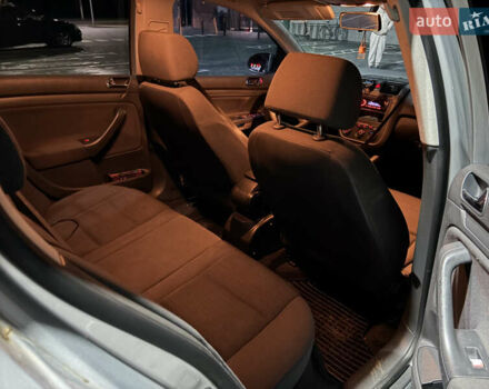 Серый Фольксваген Гольф, объемом двигателя 1.6 л и пробегом 202 тыс. км за 5100 $, фото 14 на Automoto.ua