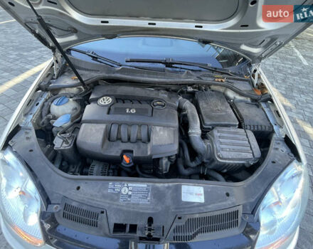Серый Фольксваген Гольф, объемом двигателя 1.6 л и пробегом 214 тыс. км за 5670 $, фото 35 на Automoto.ua