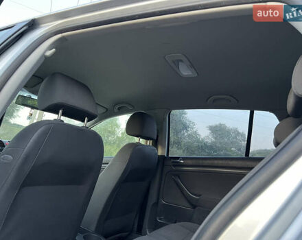 Серый Фольксваген Гольф, объемом двигателя 1.6 л и пробегом 202 тыс. км за 5100 $, фото 19 на Automoto.ua