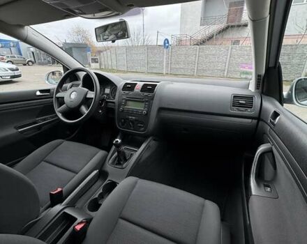 Серый Фольксваген Гольф, объемом двигателя 1.4 л и пробегом 217 тыс. км за 5850 $, фото 10 на Automoto.ua