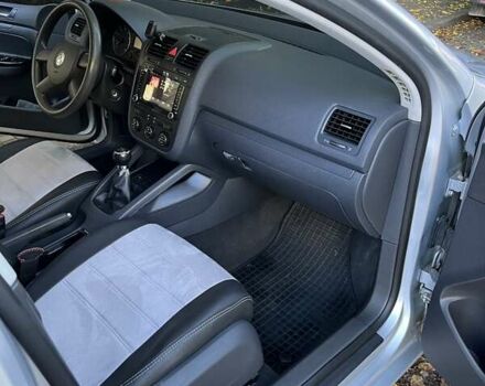 Серый Фольксваген Гольф, объемом двигателя 1.6 л и пробегом 220 тыс. км за 5200 $, фото 10 на Automoto.ua