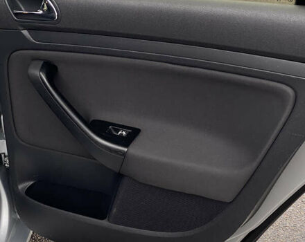 Серый Фольксваген Гольф, объемом двигателя 1.6 л и пробегом 250 тыс. км за 5800 $, фото 35 на Automoto.ua