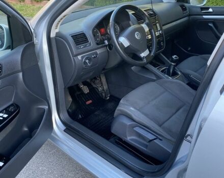 Серый Фольксваген Гольф, объемом двигателя 2 л и пробегом 244 тыс. км за 2919 $, фото 7 на Automoto.ua