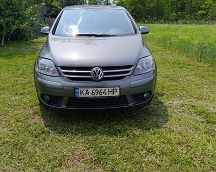 Серый Фольксваген Гольф, объемом двигателя 1.6 л и пробегом 273 тыс. км за 5600 $, фото 1 на Automoto.ua