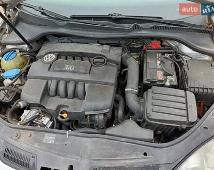 Серый Фольксваген Гольф, объемом двигателя 1.6 л и пробегом 225 тыс. км за 5200 $, фото 6 на Automoto.ua
