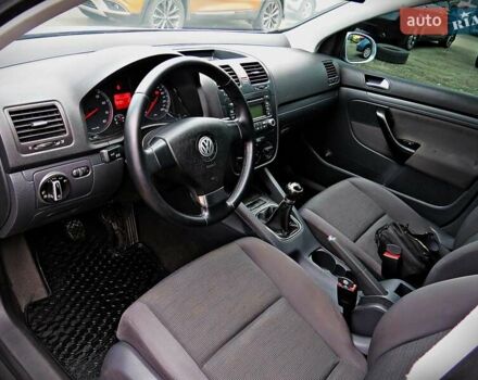 Сірий Фольксваген Гольф, об'ємом двигуна 1.6 л та пробігом 226 тис. км за 5000 $, фото 5 на Automoto.ua