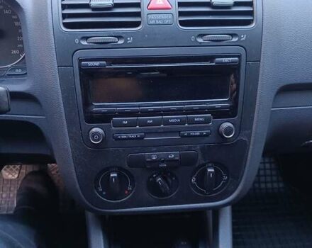 Серый Фольксваген Гольф, объемом двигателя 1.6 л и пробегом 211 тыс. км за 5900 $, фото 5 на Automoto.ua