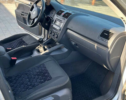 Серый Фольксваген Гольф, объемом двигателя 1.4 л и пробегом 294 тыс. км за 5500 $, фото 4 на Automoto.ua