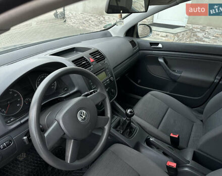 Серый Фольксваген Гольф, объемом двигателя 1.4 л и пробегом 270 тыс. км за 4400 $, фото 5 на Automoto.ua