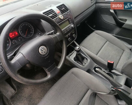 Серый Фольксваген Гольф, объемом двигателя 1.6 л и пробегом 205 тыс. км за 5900 $, фото 5 на Automoto.ua