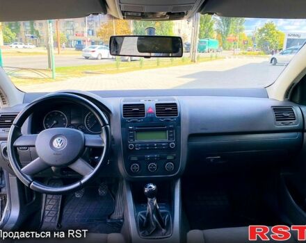 Фольксваген Гольф 2005 в Новомосковске на Automoto.ua Серый Фольксваген Гольф, объемом двигателя 1.6 л и пробегом 264 тыс. км за 4700 $, фото 4 на Automoto.ua
