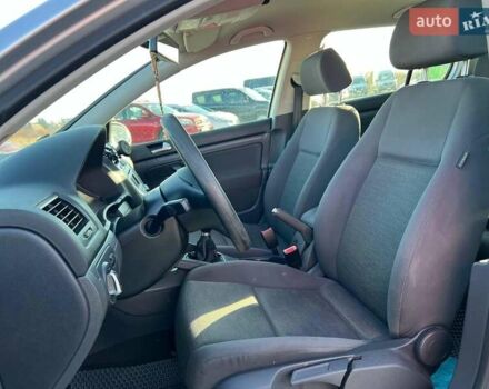 Сірий Фольксваген Гольф, об'ємом двигуна 1.6 л та пробігом 222 тис. км за 4990 $, фото 17 на Automoto.ua