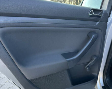 Серый Фольксваген Гольф, объемом двигателя 1.4 л и пробегом 202 тыс. км за 5600 $, фото 55 на Automoto.ua