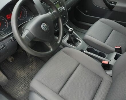 Сірий Фольксваген Гольф, об'ємом двигуна 1.6 л та пробігом 240 тис. км за 5300 $, фото 5 на Automoto.ua