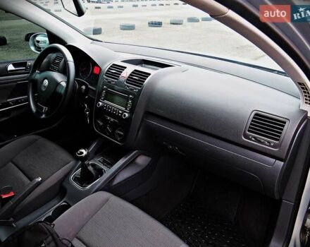 Сірий Фольксваген Гольф, об'ємом двигуна 1.6 л та пробігом 226 тис. км за 5000 $, фото 13 на Automoto.ua