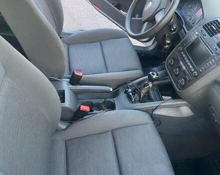 Сірий Фольксваген Гольф, об'ємом двигуна 1.6 л та пробігом 244 тис. км за 5300 $, фото 7 на Automoto.ua