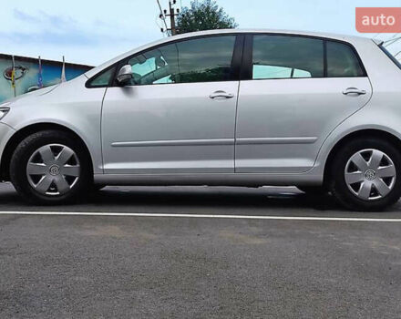 Серый Фольксваген Гольф, объемом двигателя 1.6 л и пробегом 250 тыс. км за 4800 $, фото 4 на Automoto.ua