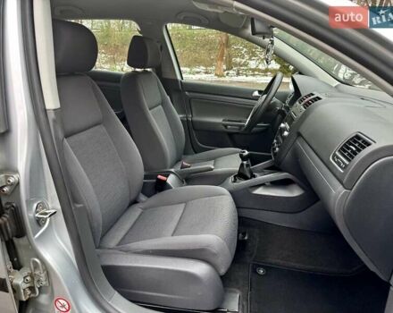 Серый Фольксваген Гольф, объемом двигателя 1.6 л и пробегом 178 тыс. км за 5790 $, фото 41 на Automoto.ua