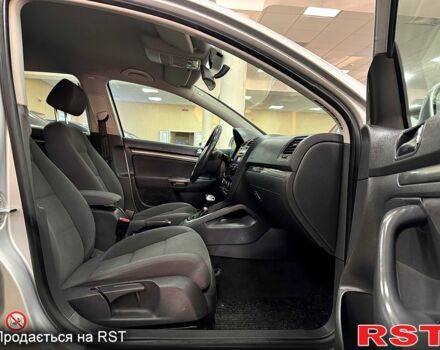 Сірий Фольксваген Гольф, об'ємом двигуна 1.6 л та пробігом 235 тис. км за 6000 $, фото 3 на Automoto.ua