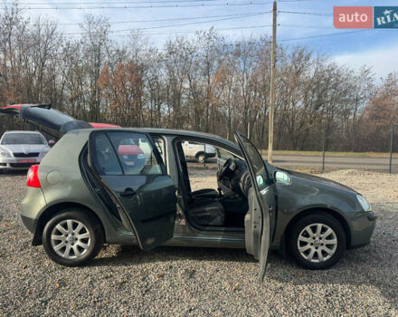 Серый Фольксваген Гольф, объемом двигателя 1.6 л и пробегом 180 тыс. км за 5900 $, фото 53 на Automoto.ua