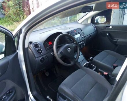 Серый Фольксваген Гольф, объемом двигателя 1.9 л и пробегом 230 тыс. км за 4400 $, фото 6 на Automoto.ua