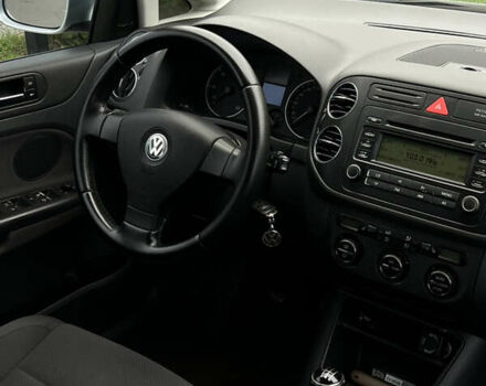 Сірий Фольксваген Гольф, об'ємом двигуна 1.97 л та пробігом 325 тис. км за 6500 $, фото 9 на Automoto.ua